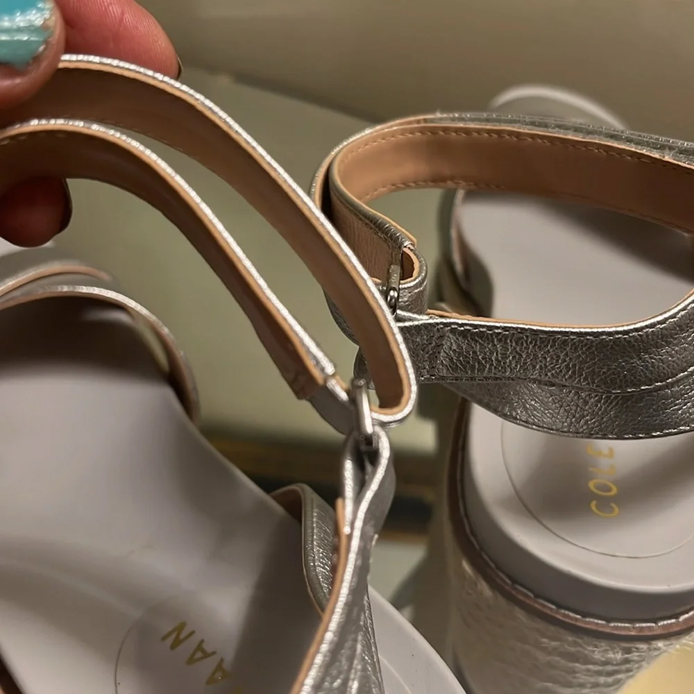 Shoes - Picture 4 of 4
